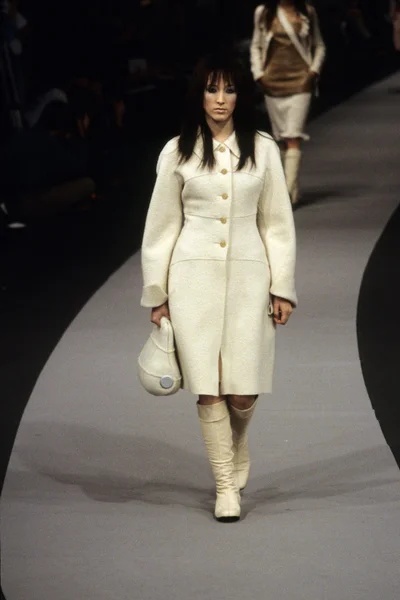 Look 18